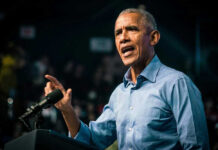 Barack Obama speaks at podium