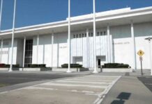 Kennedy Center votes to restore Trump's name and close for 2 years, challenging a judge's order