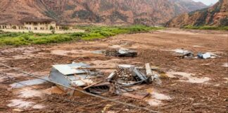 Grand Canyon Flash Flood: Hikers Missing as Dozens Evacuated in Arizona
